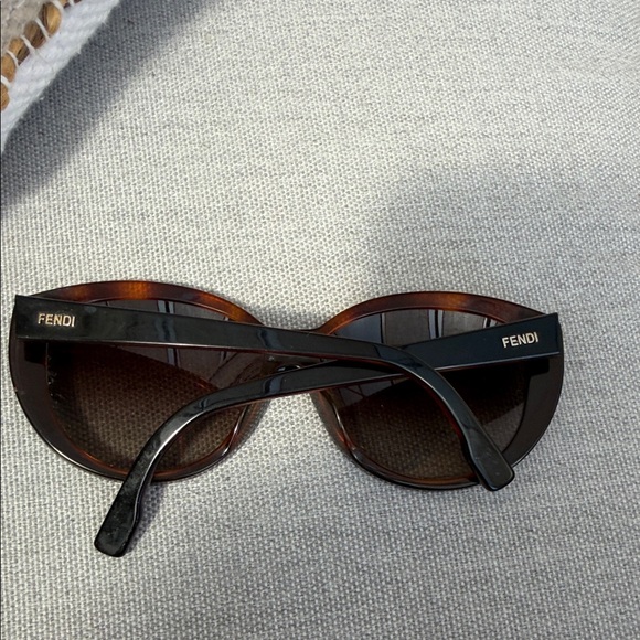 Fendi Tortoiseshell Cat-Eye Sunglasses - Brown Gradient main image 5